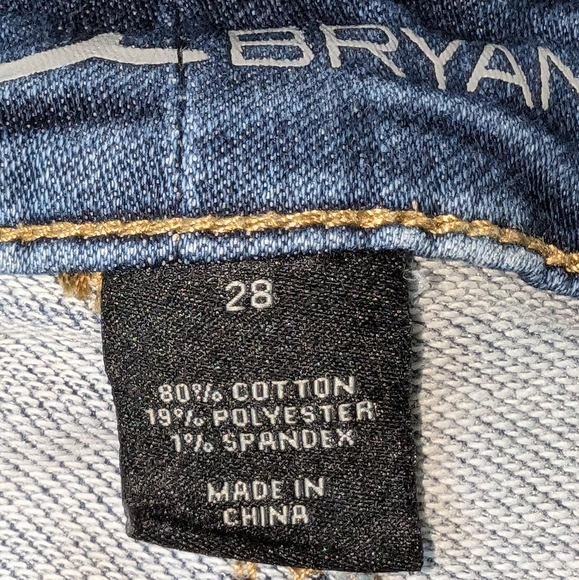 Women's Lane Bryant Denim Capri - Picture 2 of 6